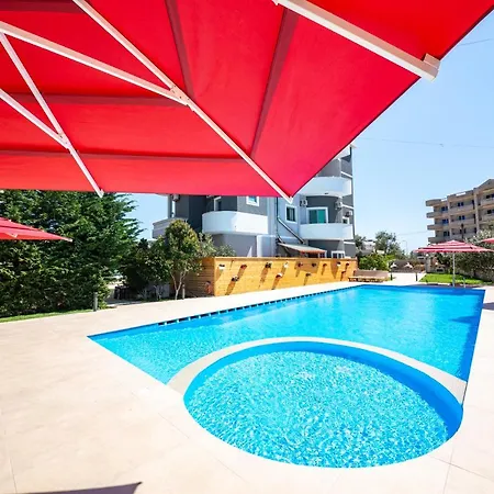 Qendra Отель 3*