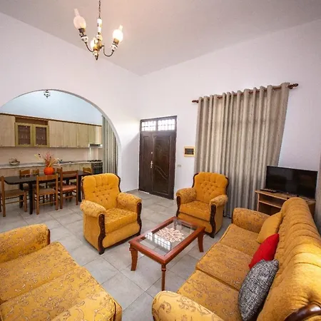 Qendra 호텔 사밀