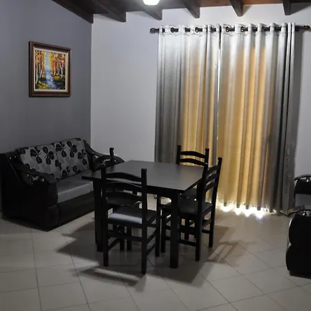 Hotel Qendra 3*