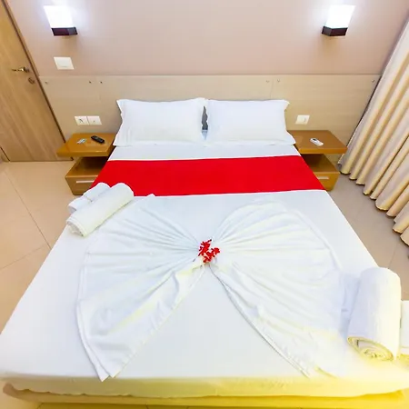 Qendra Hotel 3*