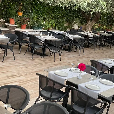 Hotel Qendra Ksamil