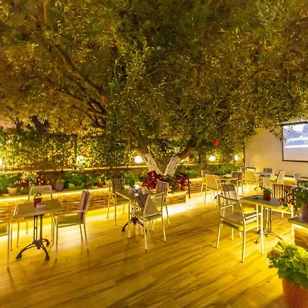 Otel Qendra