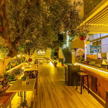 Otel Qendra Ksamil